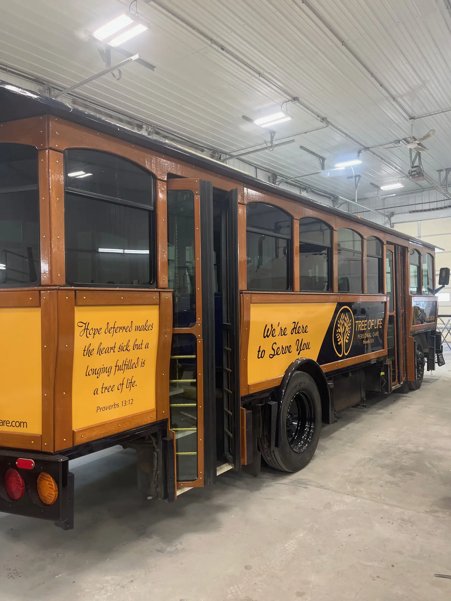a side view of a train car